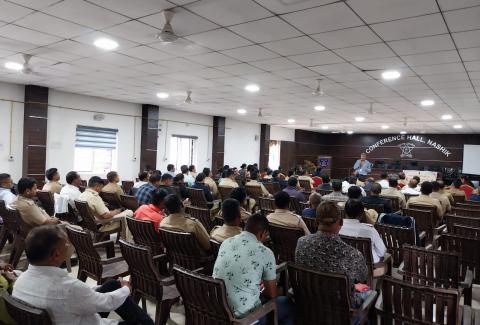 नाशिक शहर पोलीस अधिकारी व कर्मचारी यांची एचआयव्ही/एड्स विषयक  संवेदीकरण कार्यशाळा घेण्यात आली सदर कार्यशाळेस 92 अधिकारी कर्मचारी उपस्थित होते.